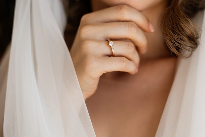 Jak zmierzyć palec wybranki na pierścionek zaręczynowy?