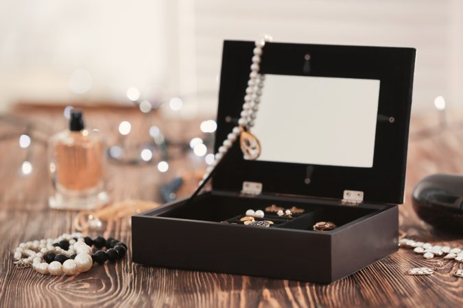 Przechowywanie Biżuterii – Jak Robić to Dobrze?