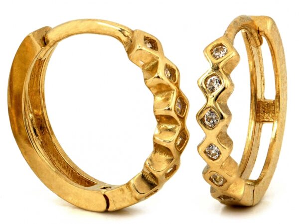 Złote kolczyki angielskie zapięcie próba 585 (14Kt) z cyrkoniami – elegancja i nowoczesny styl