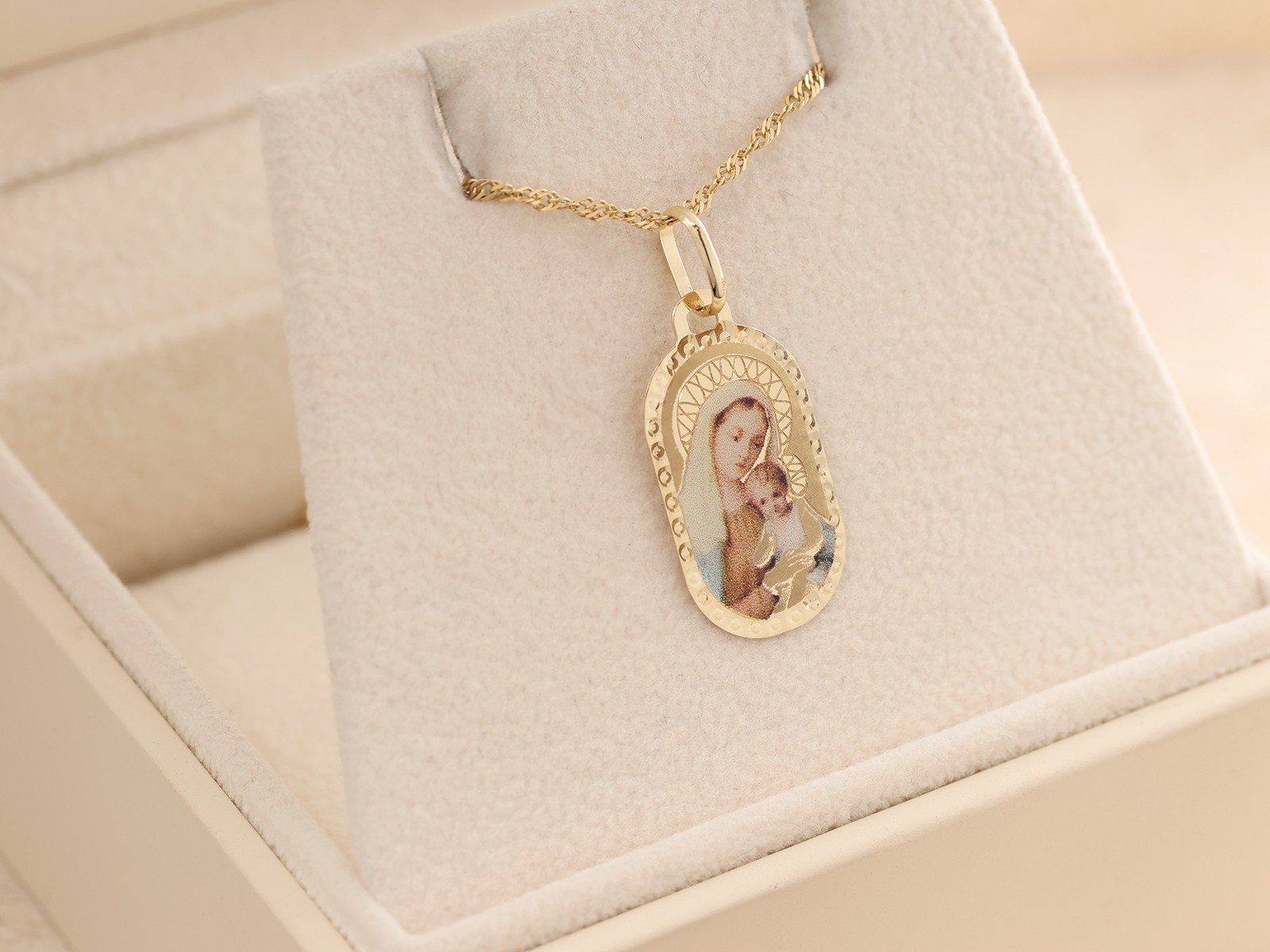 Zawieszka MAtka BOska Matka Boska owalana (7)