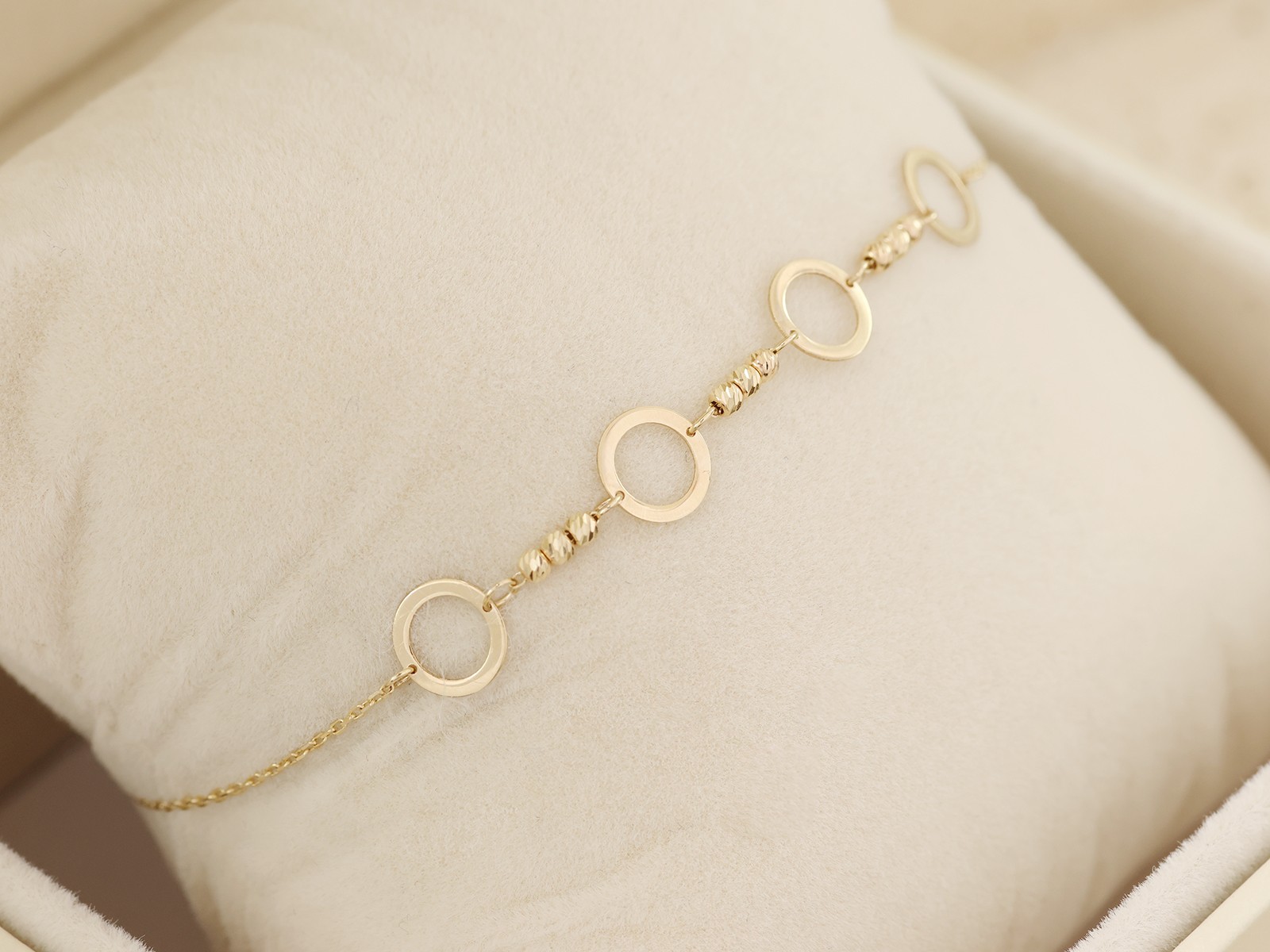 Złota bransoletka kółeczka pr (1)