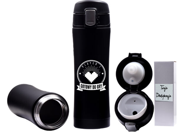 Czarny kubek termiczny 400 ml z grawerem Player 1 gotowy do gry w białym pudełku prezentowym