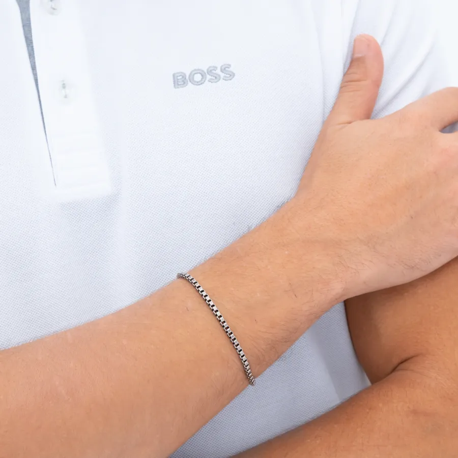 Bransoletka BOSS Liam 1580880 stalowa – zbliżenie na ogniwa łańcucha