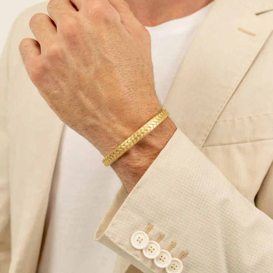 Bransoletka BOSS Tailored 1580672 złota – zbliżenie na sztywną obręcz
