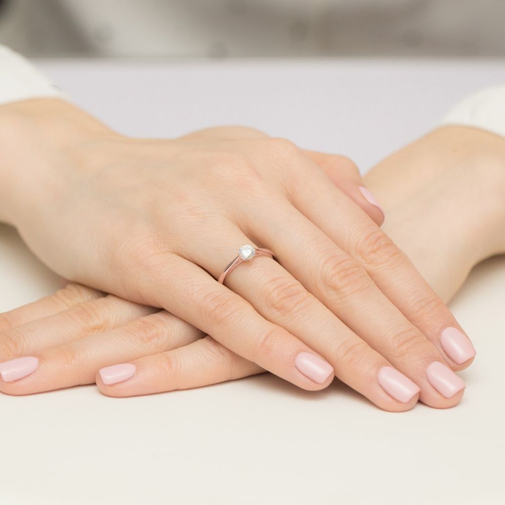 Pierścionek zaręczynowy z brylantem 0,40 ct, różowe złoto 585