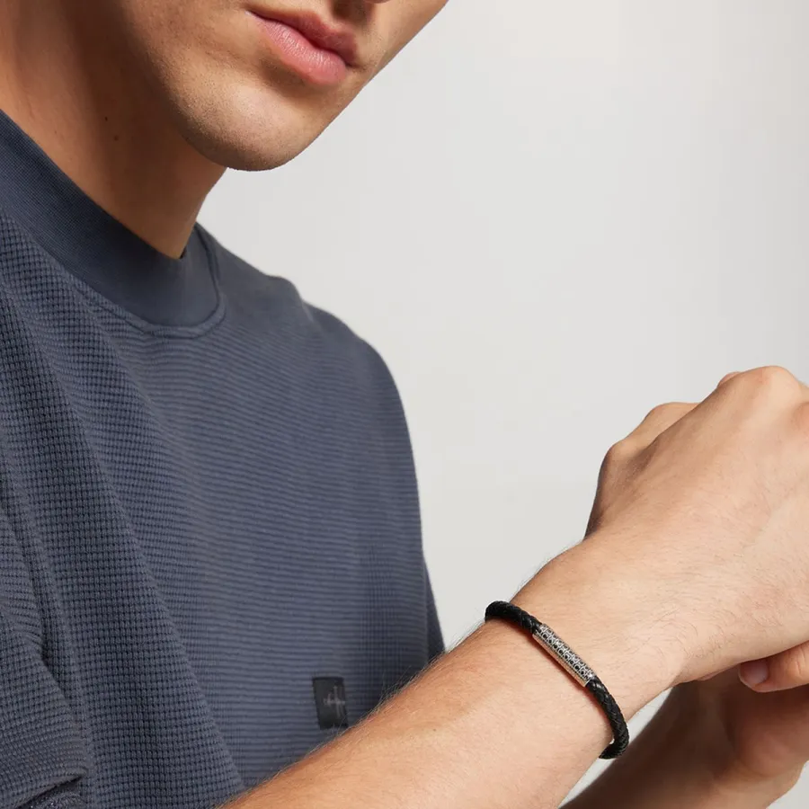 Bransoletka męska Calvin Klein Braided Bracelet 35000101 skóra pleciona czarna – zbliżenie
