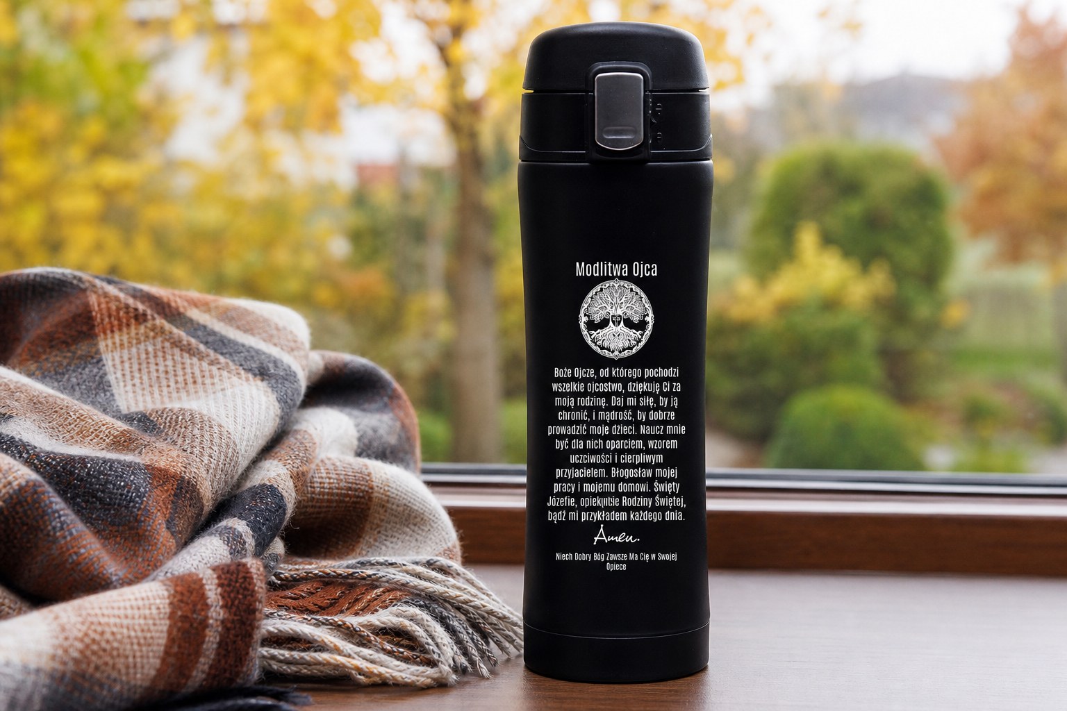 Kubek termiczny 400 ml z modlitwą – Modlitwa Ojca – zdjęcie lifestyle