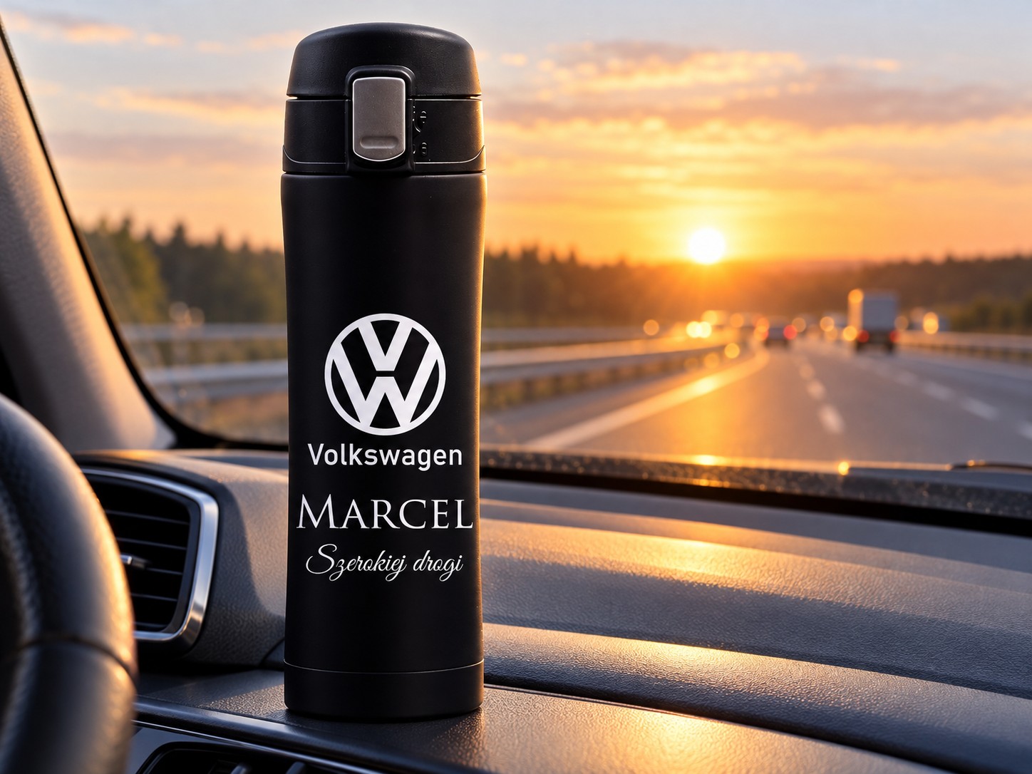 Kubek termiczny z grawerem Volkswagen – prezent dla kierowcy